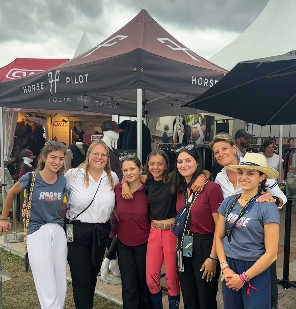 Les équipes Horse Pilot sur le stand du Generali Open de France